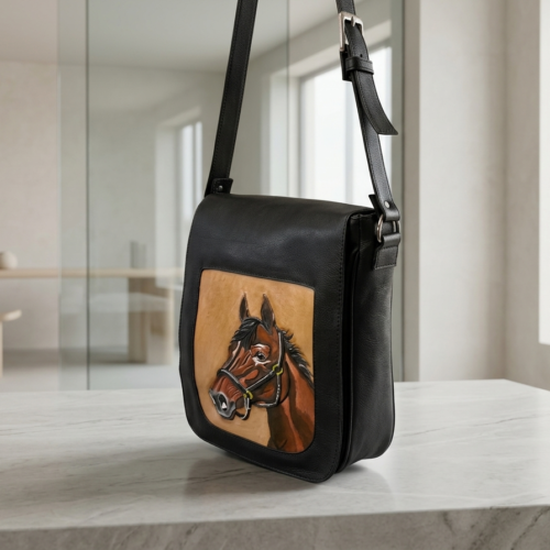 Gemini_Generated_Image_nnoqecnnoqecnnoq (1) Bolso Cruzado en cuero con repujado hecho a mano